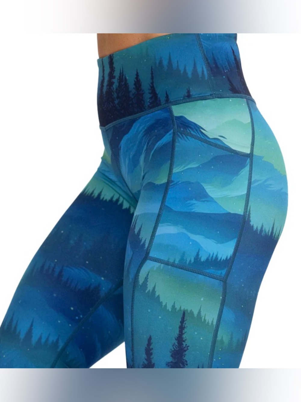 CVG *NWOT* Women's Aurora Borealis Capri Leggings with Pockets